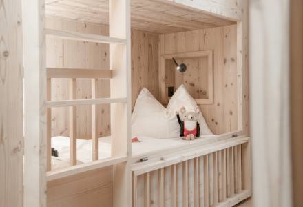 Gorfion Plüschtier im Stockbett